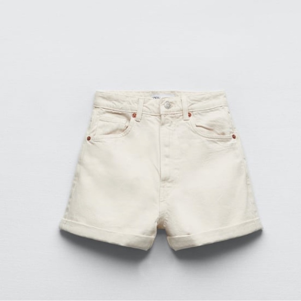 HIGH-WAISTED MOM FIT DENIM SHORTS